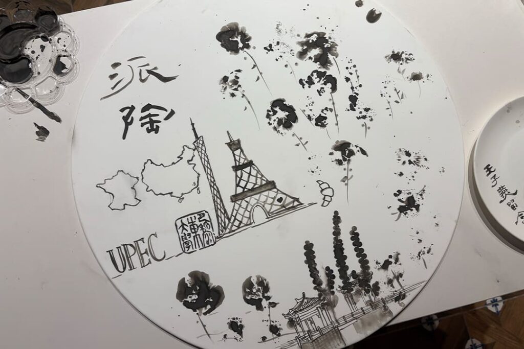 French Students Experience Chaozhou Blue and White Porcelain at PITO (22)