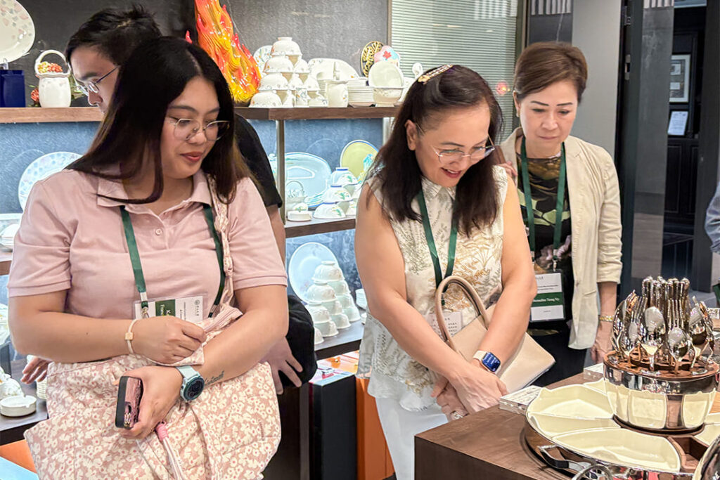Sun Yat sen University Hosts Philippine University Delegation at PITO for Cultural Exchange (5)