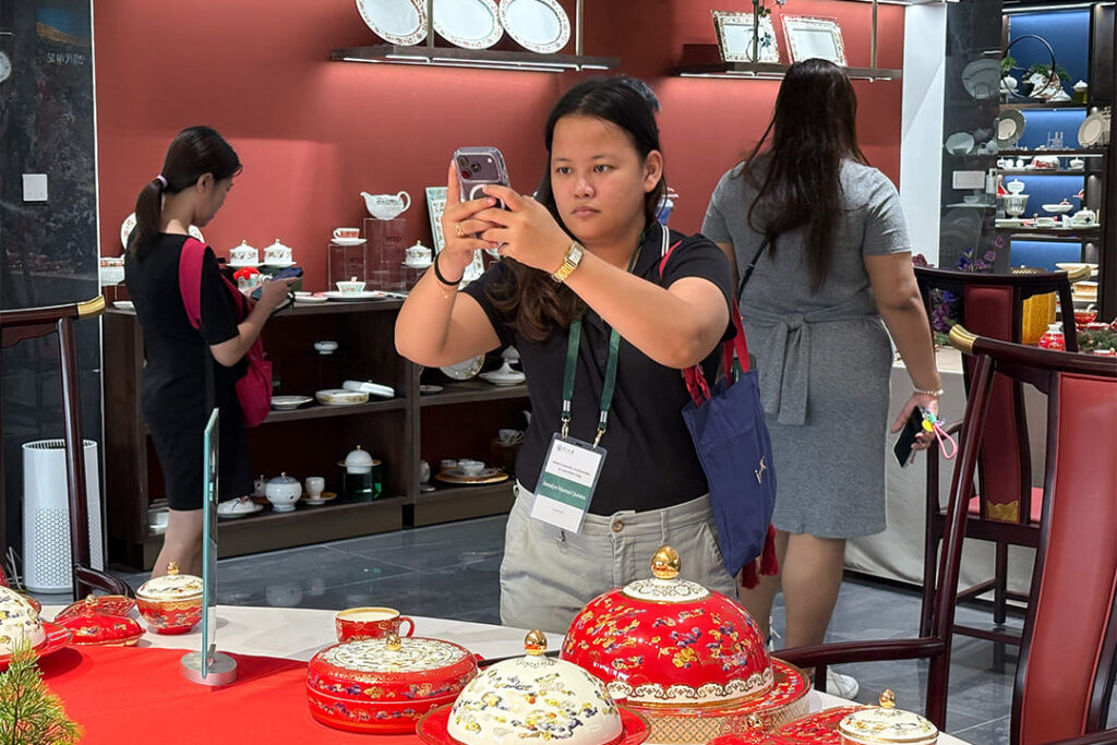 Sun Yat sen University Hosts Philippine University Delegation at PITO for Cultural Exchange (7)