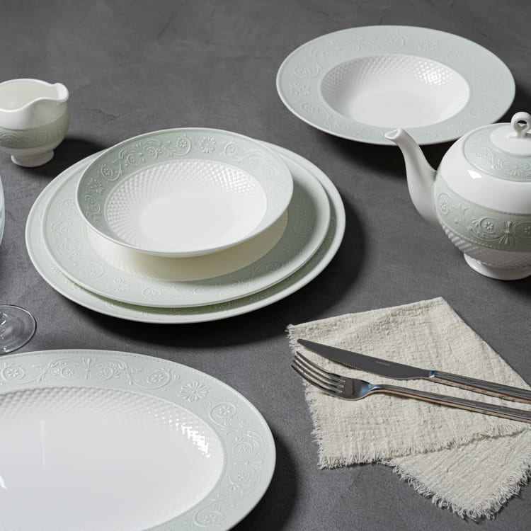Constella Embossed Bone China Plates (5)