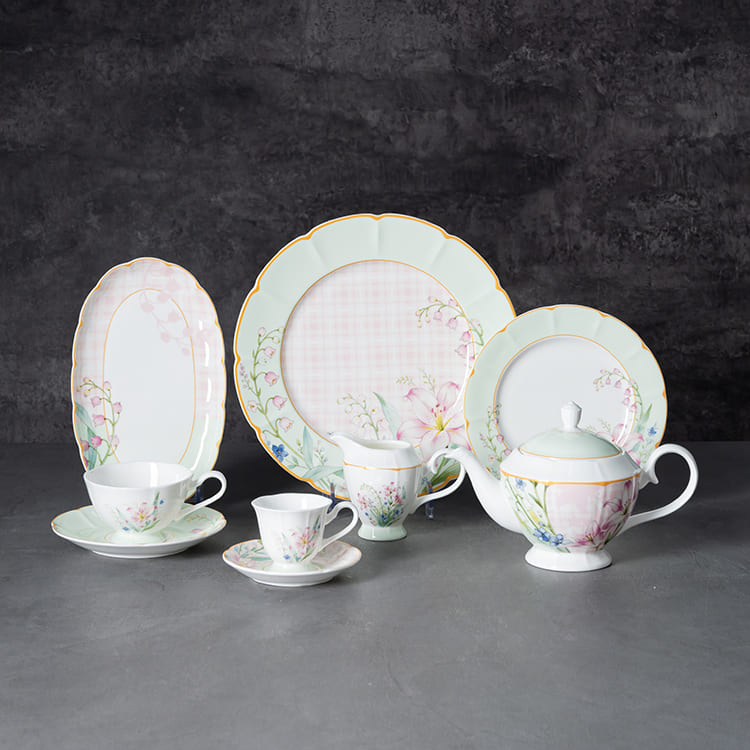 Floral Bone China Dinnerware (1)