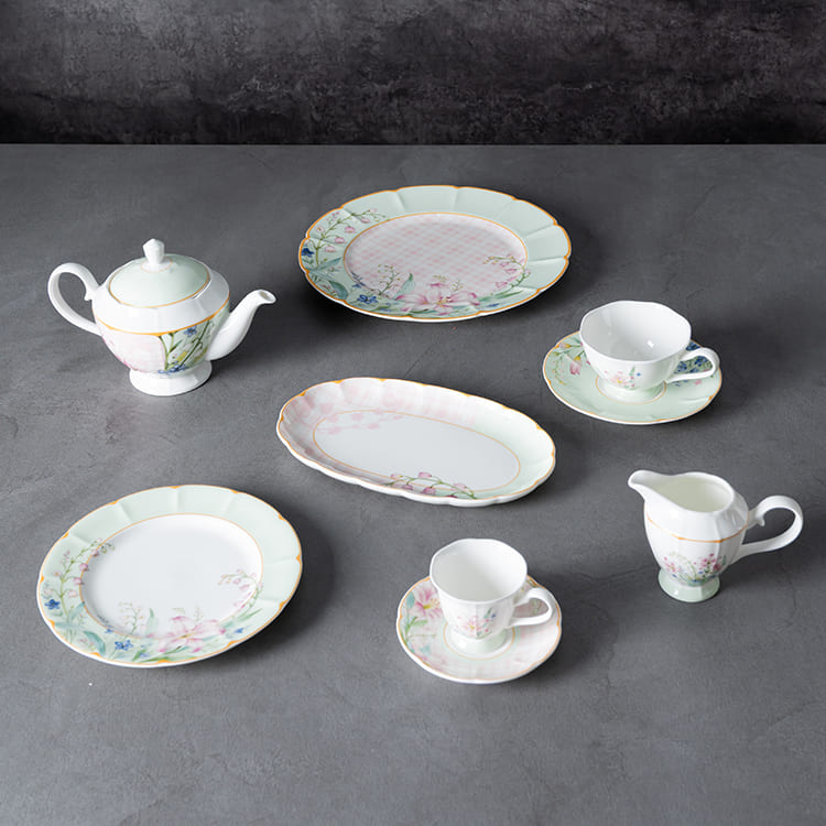 Floral Bone China Dinnerware (2)