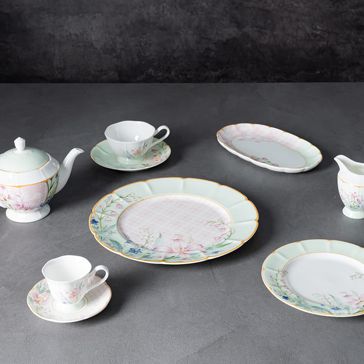 Floral Bone China Dinnerware (5)