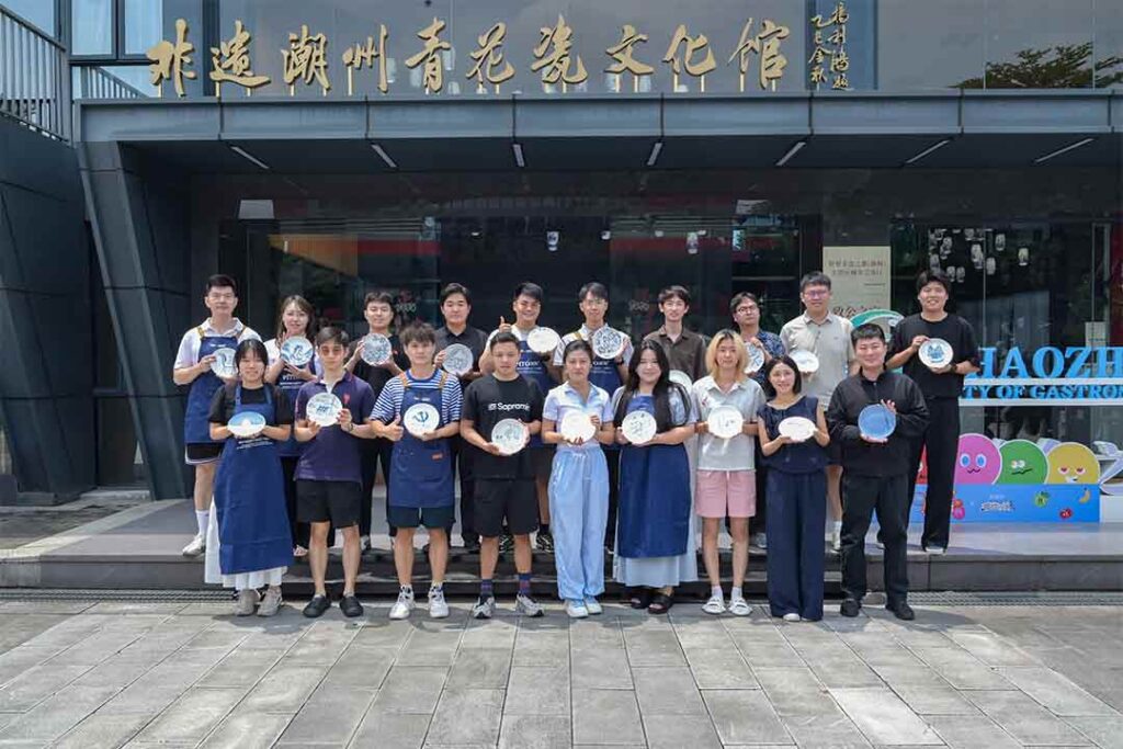 International Students Explore Chaozhou Porcelain Culture at PITO (1)