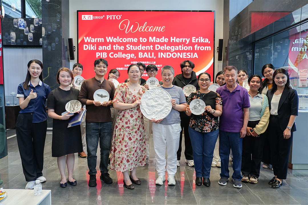 PIB College Visits PITO to Explore the Contemporary Expression of Chaozhou Blue and White Porcelain (1)