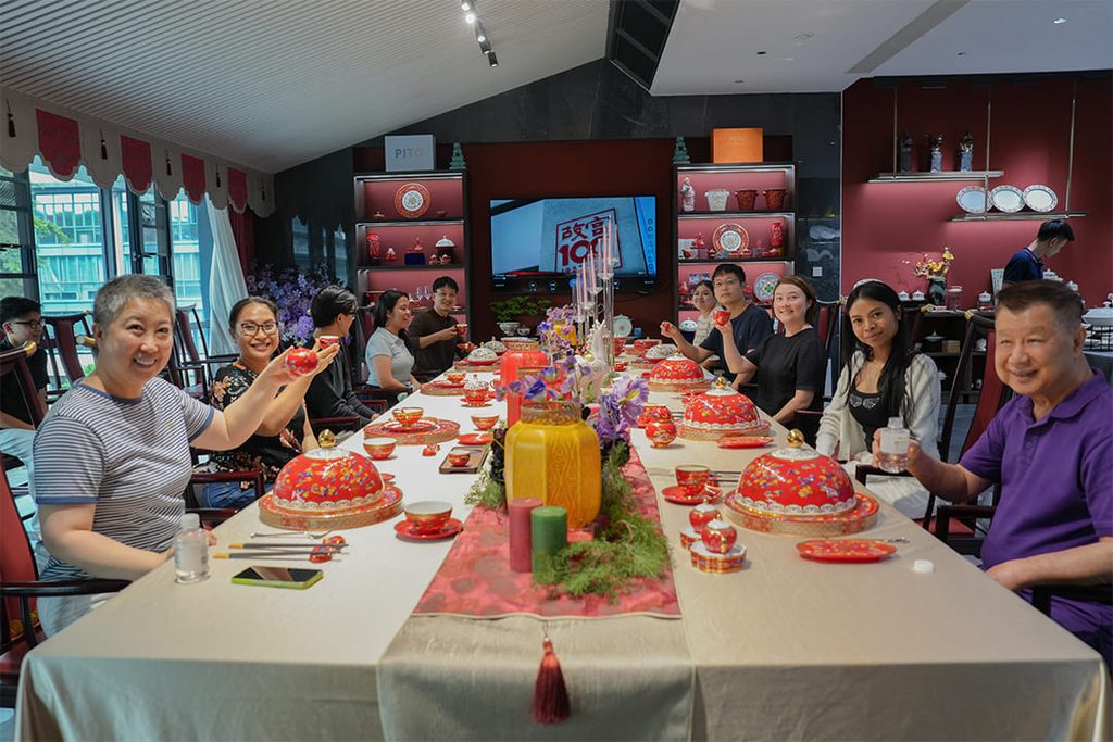 PIB College Visits PITO to Explore the Contemporary Expression of Chaozhou Blue and White Porcelain (6)