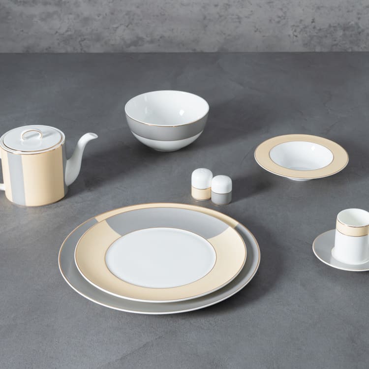 Velora Luxury Bone China Dinnerware with Gold Rim (4)