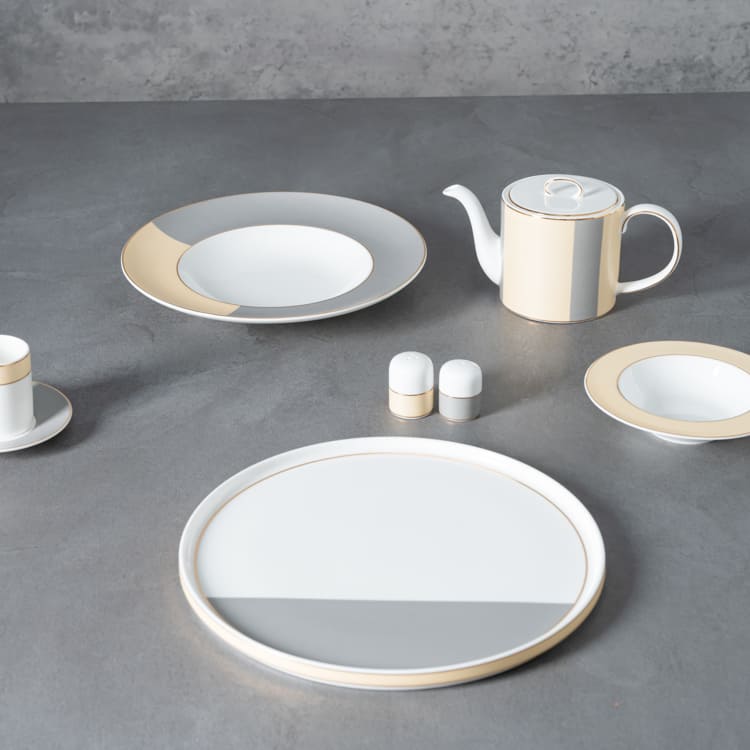 Velora Luxury Bone China Dinnerware with Gold Rim (5)