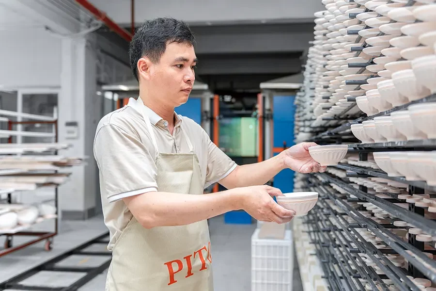 Porcelain Dinnerware Making Process